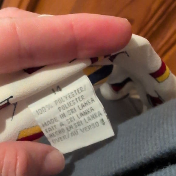 Patterned Button-Up Blouse - Picture 6 of 6